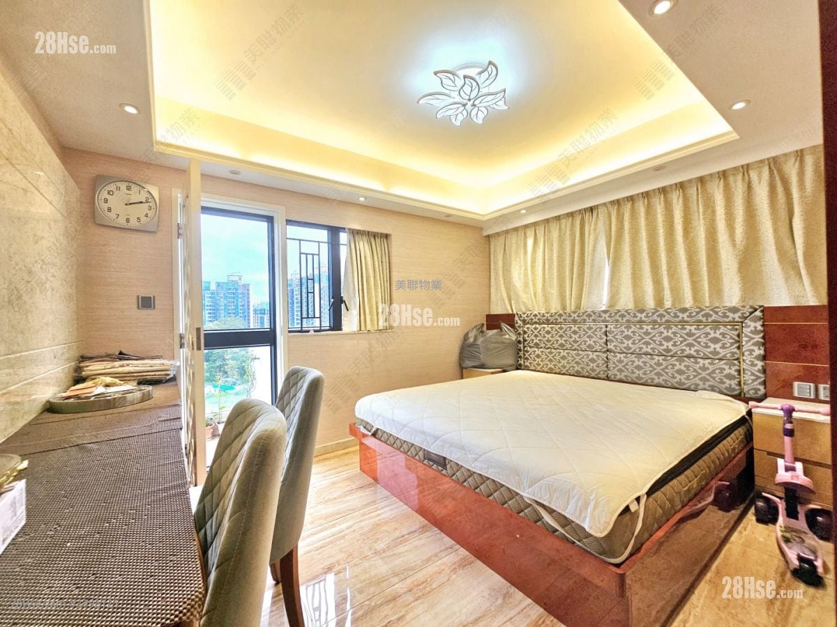 Sunview Garden Sell 5+ Bedrooms , 3 Bathrooms 2,347 ft²