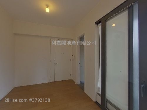 The Warren Sell 2 Bedrooms 610 ft²