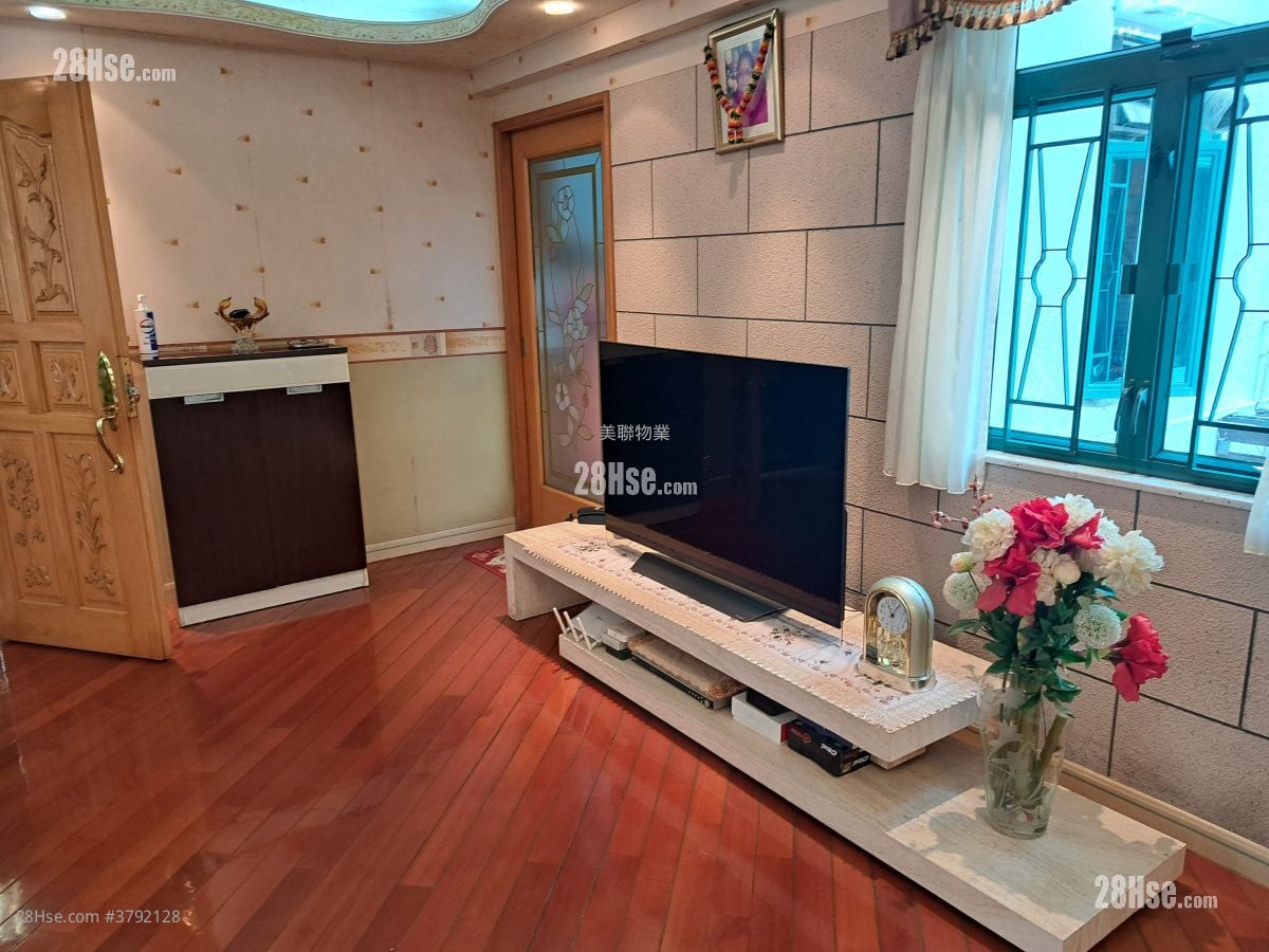 Sunview Garden Sell 3 Bedrooms , 3 Bathrooms 1,335 ft²