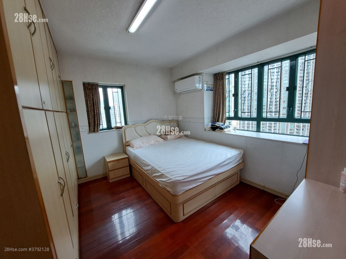 Sunview Garden Sell 3 Bedrooms , 3 Bathrooms 1,335 ft²