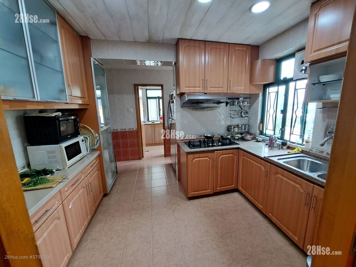 Sunview Garden Sell 3 Bedrooms , 3 Bathrooms 1,335 ft²