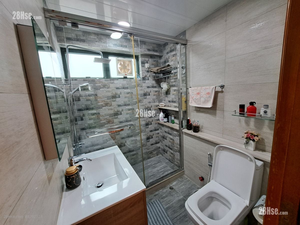 Sunview Garden Sell 3 Bedrooms , 3 Bathrooms 1,335 ft²