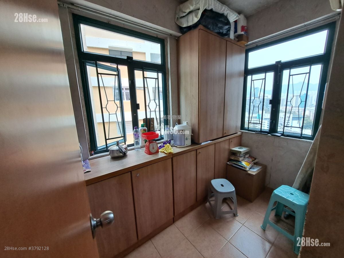 Sunview Garden Sell 3 Bedrooms , 3 Bathrooms 1,335 ft²