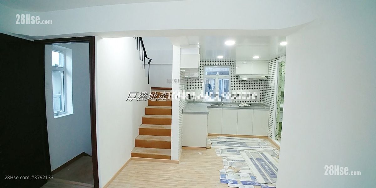 村屋 租盘 3 房 , 1 浴室 700 平方尺