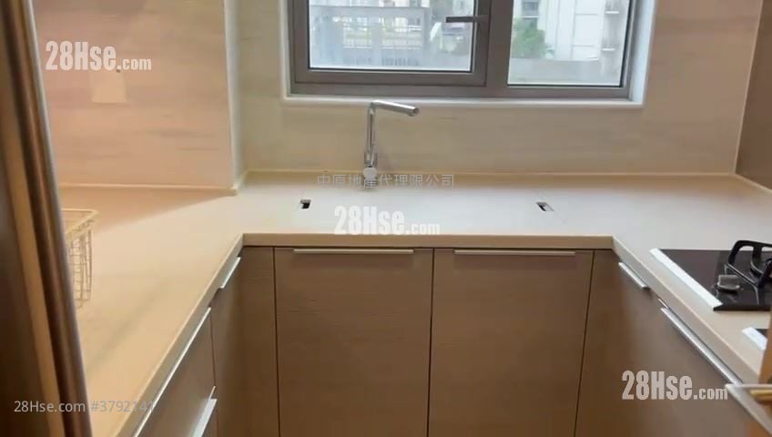 kitchen: Parc City Sell 3 Bedrooms , 2 Bathrooms 769 ft²