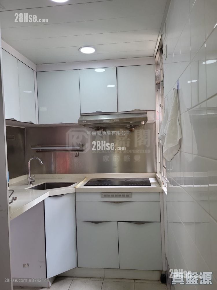 Ping Yan Court Sell 2 Bedrooms , 1 Bathroom 382 ft²