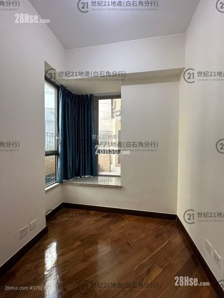 Mayfair By The Sea Rental 674 ft²