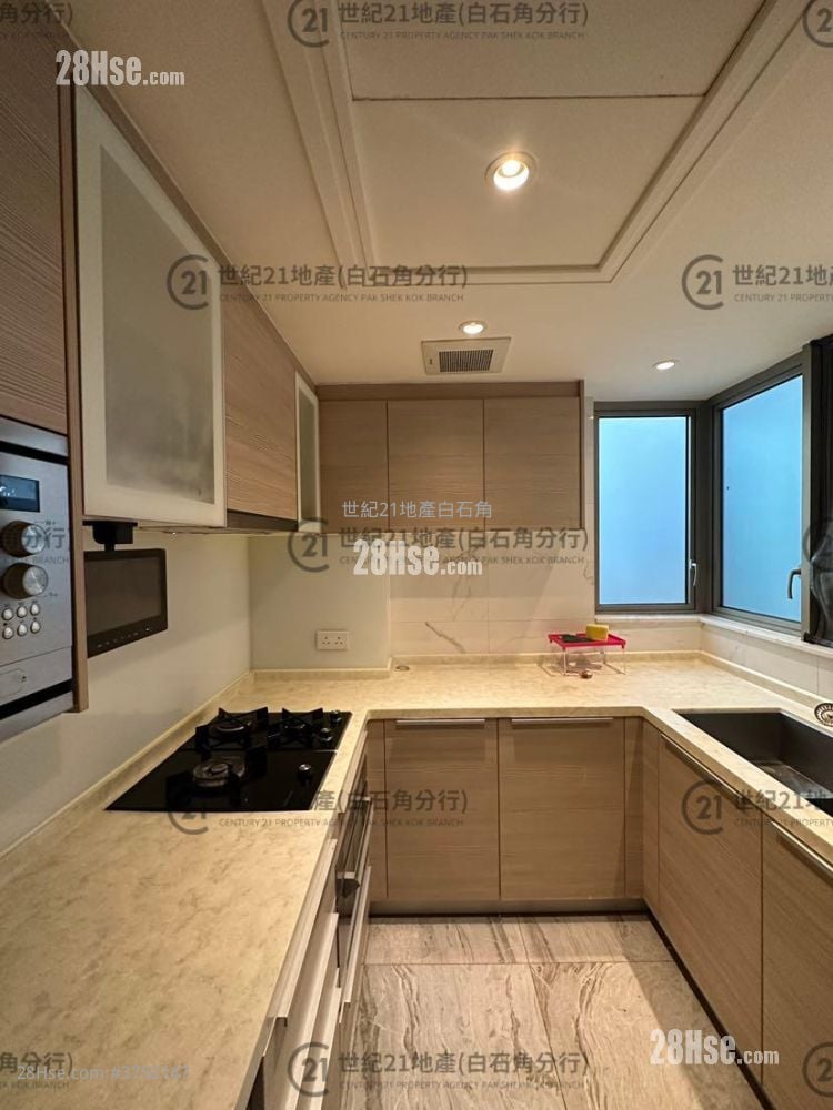 Mayfair By The Sea Rental 674 ft²