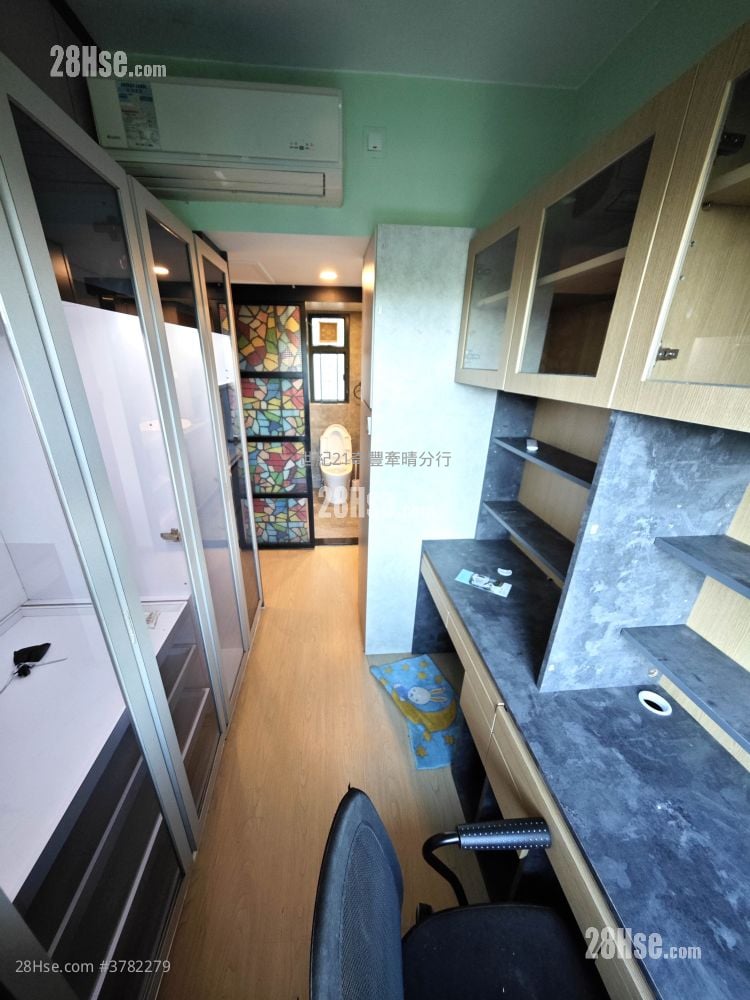 Dawning Views Sell 3 Bedrooms , 2 Bathrooms 616 ft²