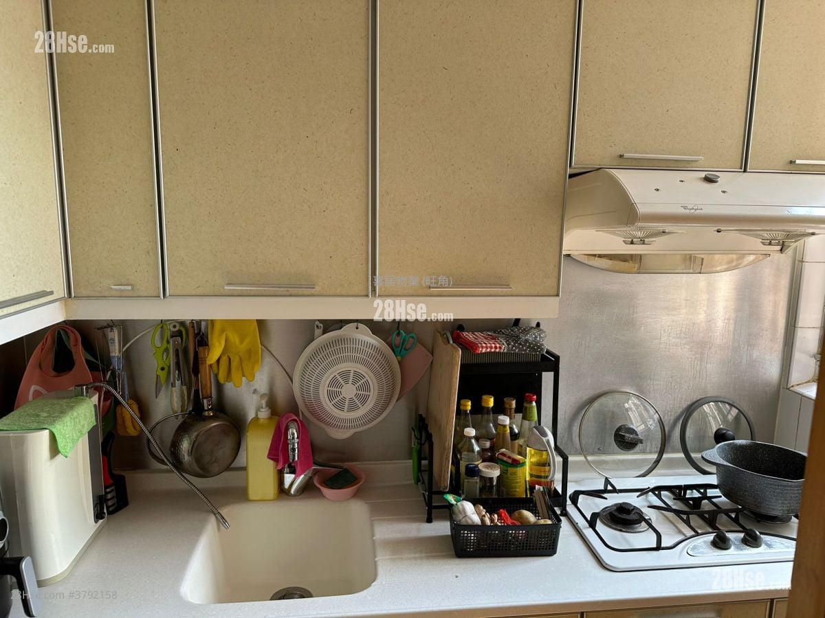 Kwun Hei Court Sell 2 Bedrooms , 1 Bathroom 426 ft²