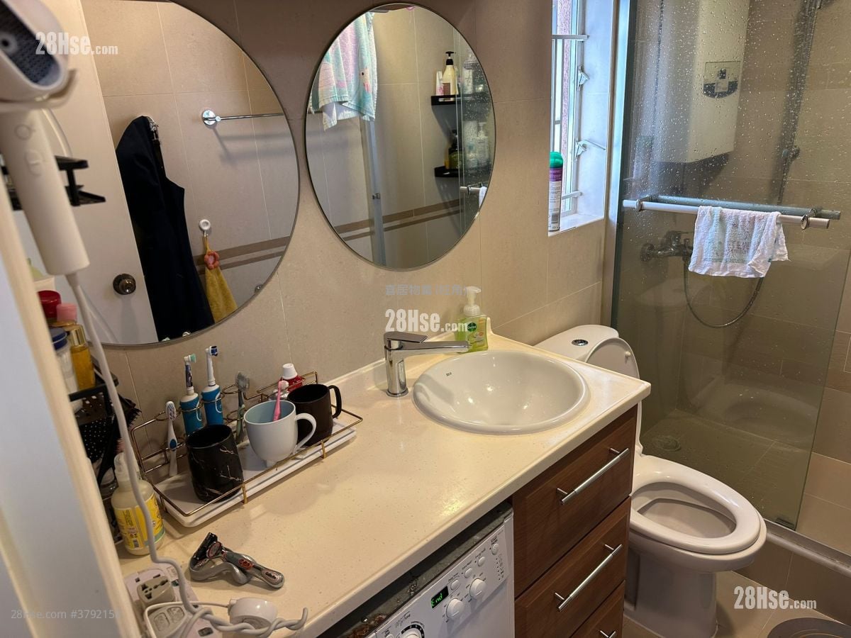 Kwun Hei Court Sell 2 Bedrooms , 1 Bathroom 426 ft²