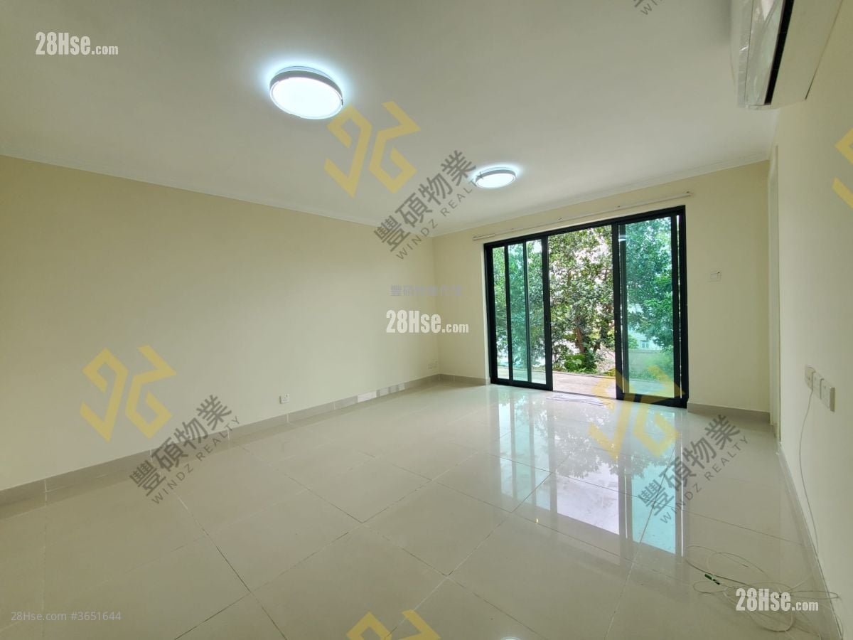 Village Rental 3 Bedrooms , 1 Bathroom 700 ft²