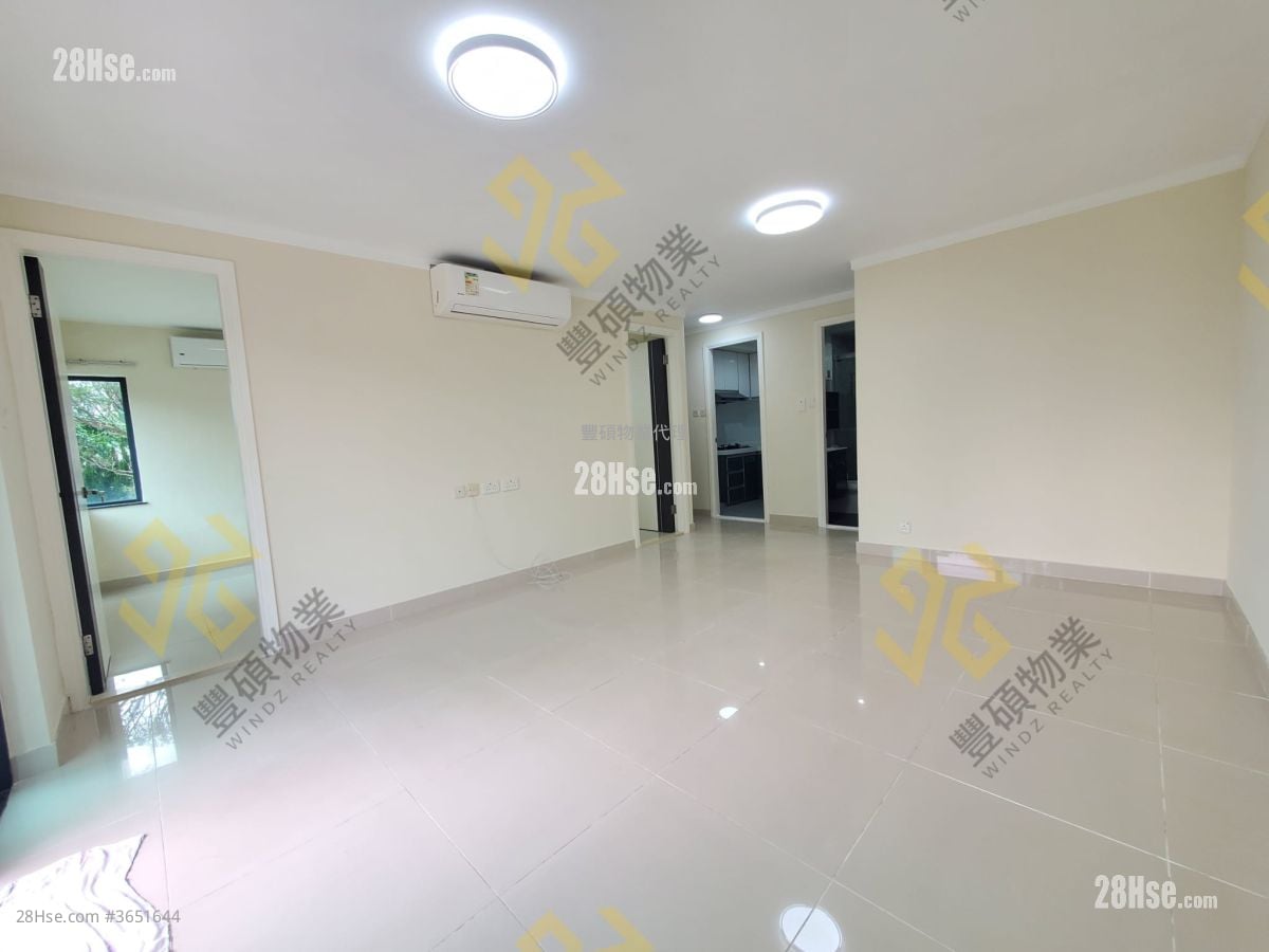 Village Rental 3 Bedrooms , 1 Bathroom 700 ft²