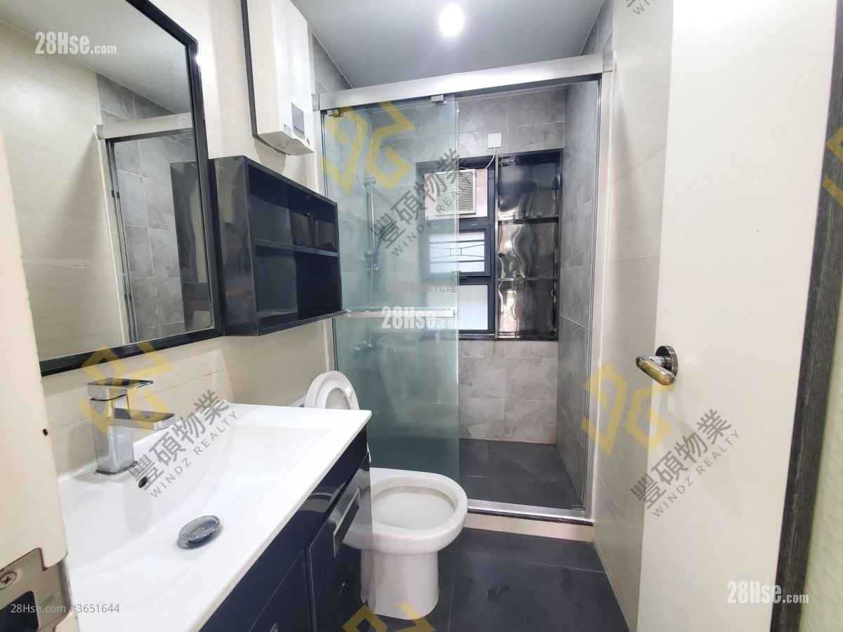 Village Rental 3 Bedrooms , 1 Bathroom 700 ft²