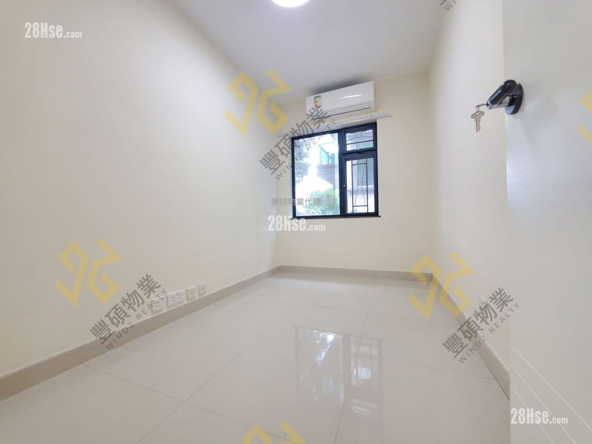 Village Rental 3 Bedrooms , 1 Bathroom 700 ft²