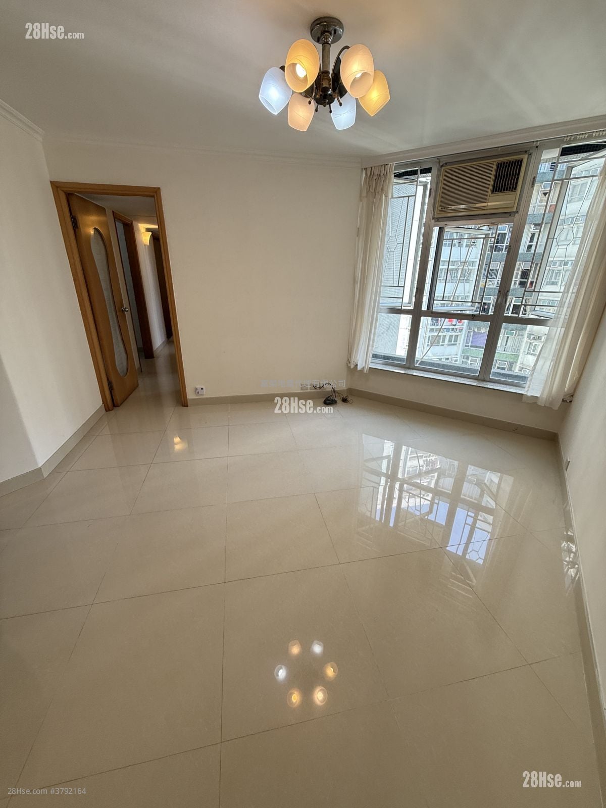 Whampoa Garden Sell 4 Bedrooms , 2 Bathrooms 777 ft²