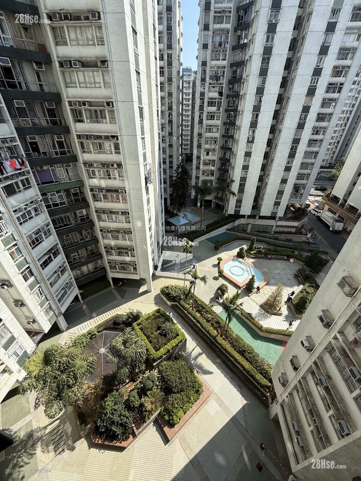 Whampoa Garden Sell 4 Bedrooms , 2 Bathrooms 777 ft²