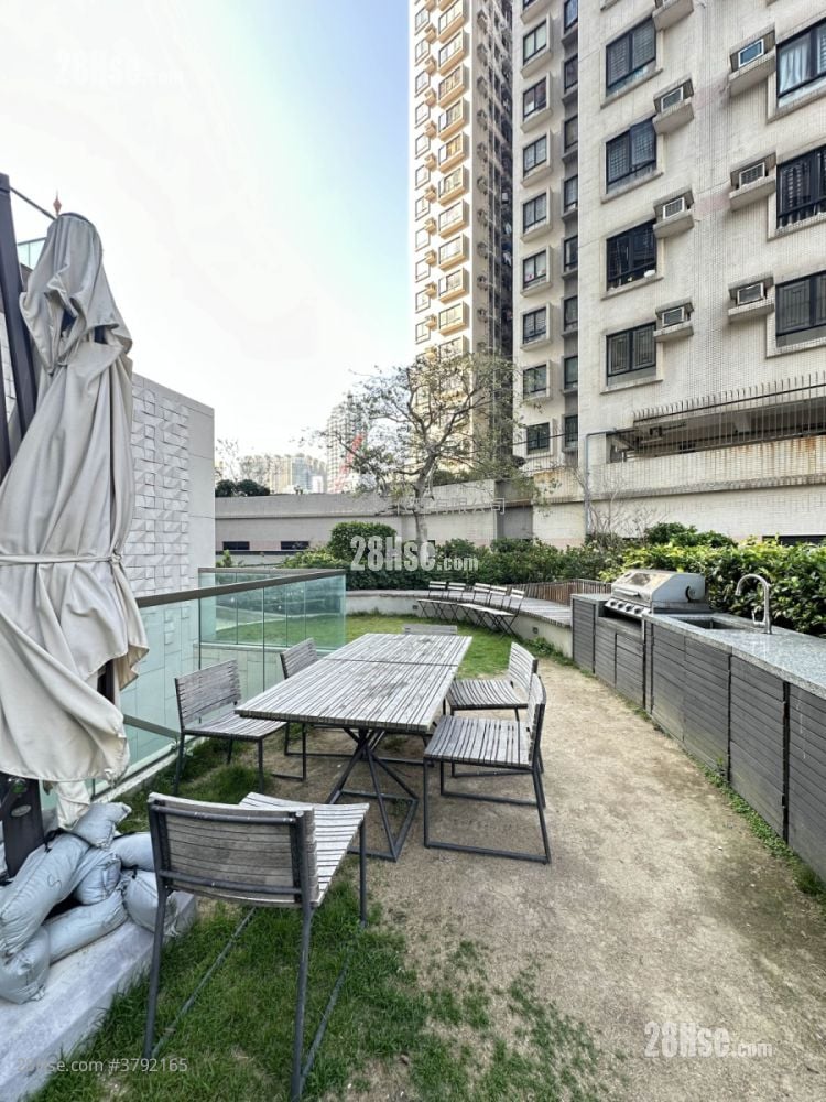 Upper East Rental Studio , 1 Bathroom 228 ft²