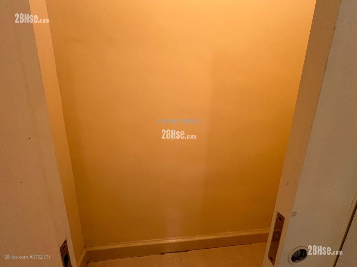 Festival City Rental 3 Bedrooms , 2 Bathrooms 757 ft²