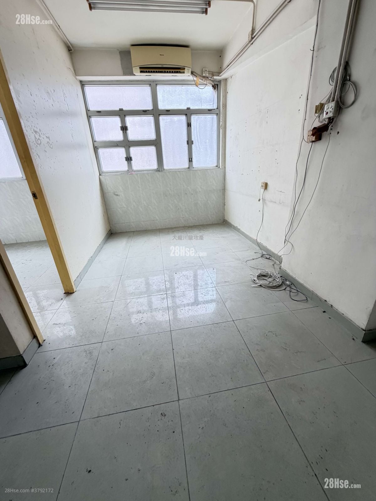 唐楼 售盘 678 平方尺