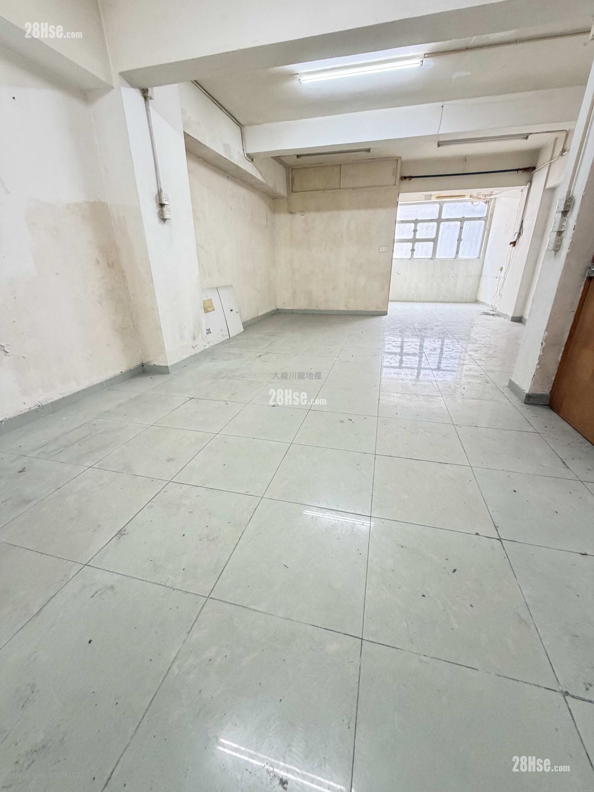 唐楼 售盘 678 平方尺