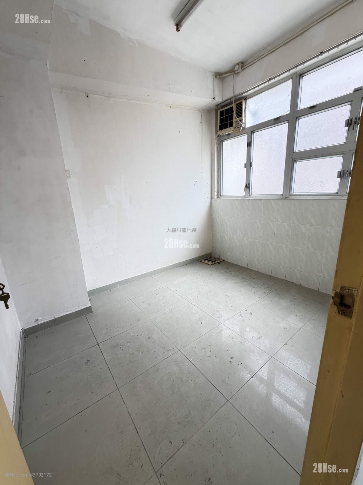 唐楼 售盘 678 平方尺