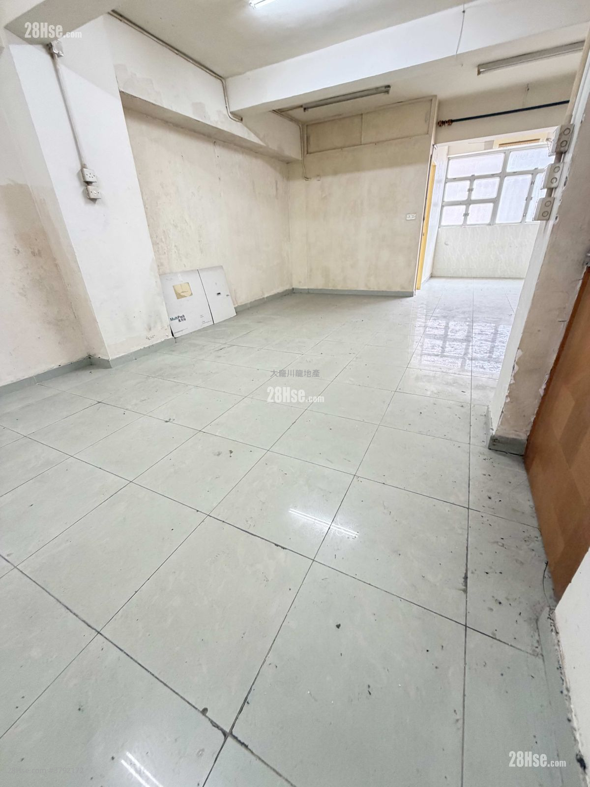 唐楼 售盘 678 平方尺