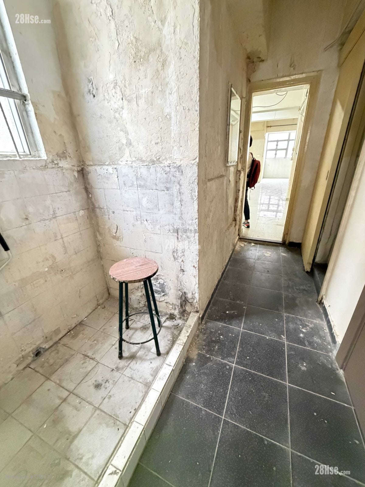 唐楼 售盘 678 平方尺