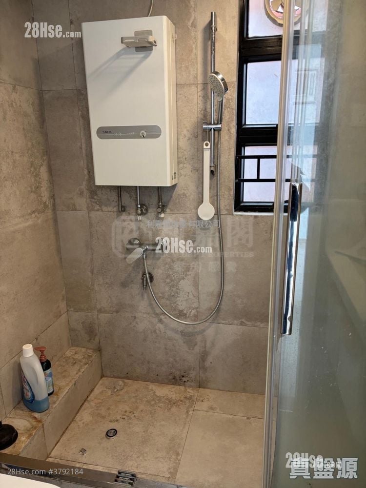 Sun Yuen Long Centre Sell 2 Bedrooms 466 ft²