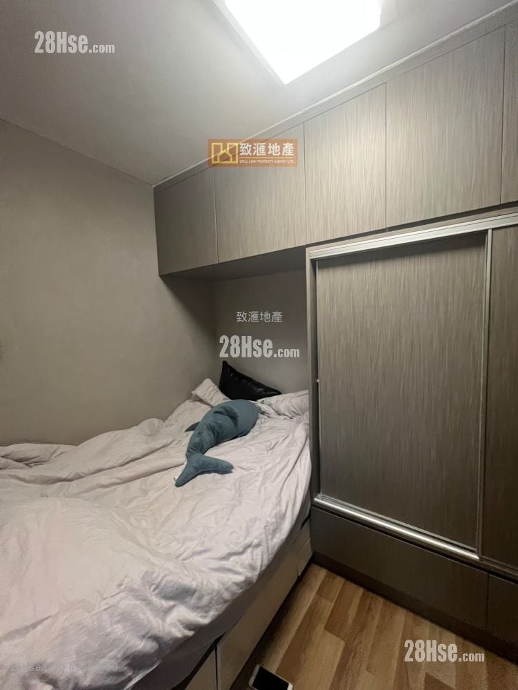 Kwai Yin Court Sell 2 Bedrooms 401 ft²