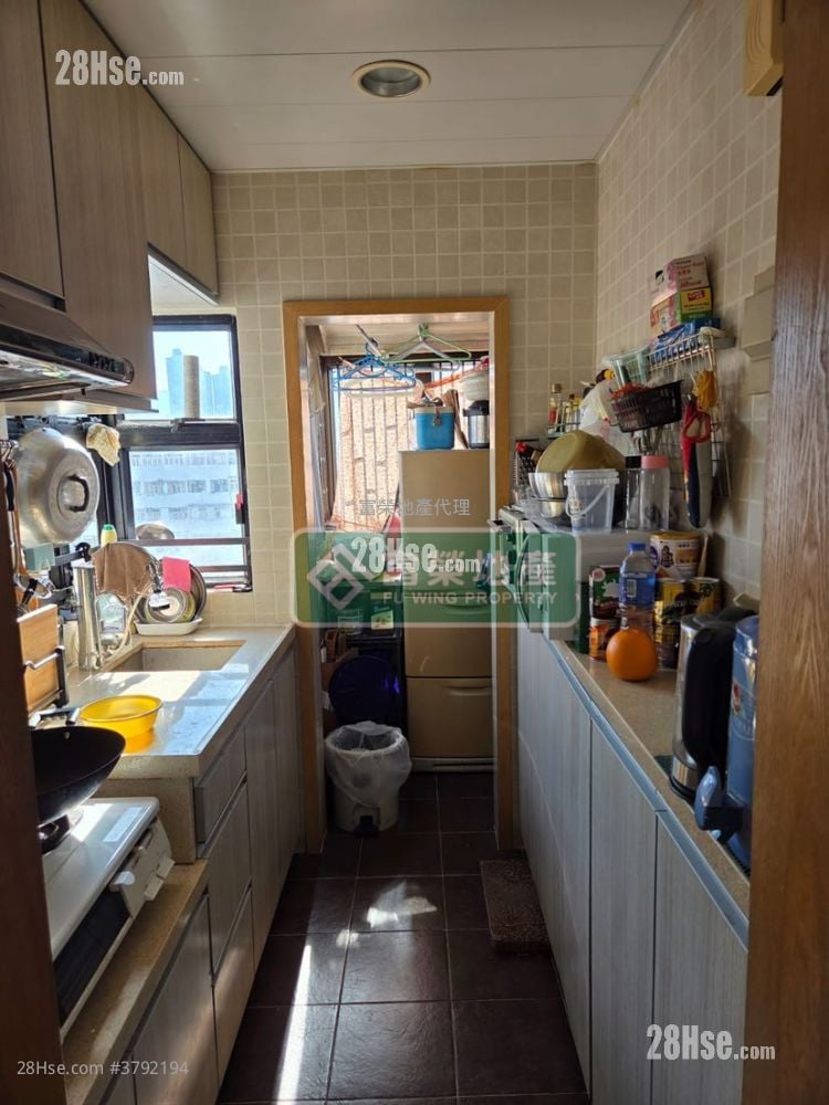 Hing Yip Building Sell 2 Bedrooms , 1 Bathroom 427 ft²