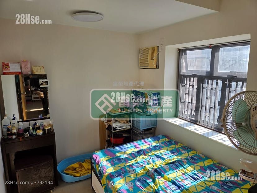 Hing Yip Building Sell 2 Bedrooms , 1 Bathroom 427 ft²