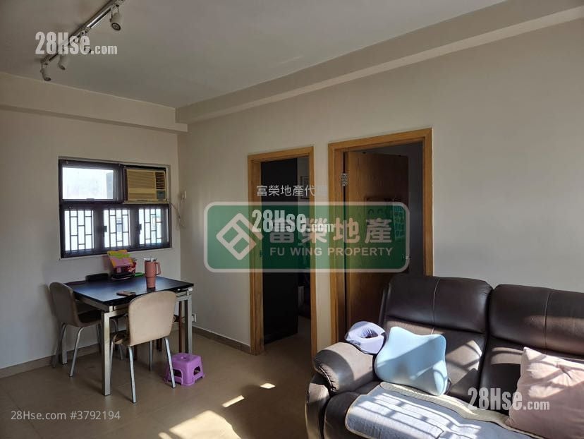 Hing Yip Building Sell 2 Bedrooms , 1 Bathroom 427 ft²