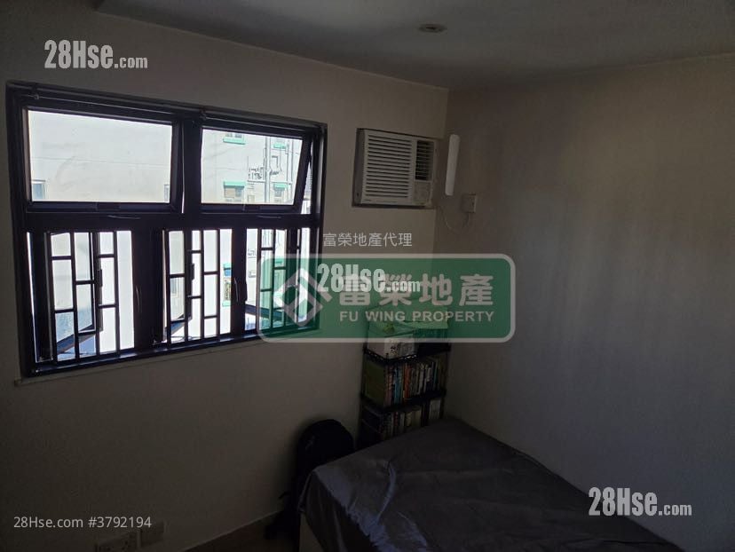 Hing Yip Building Sell 2 Bedrooms , 1 Bathroom 427 ft²