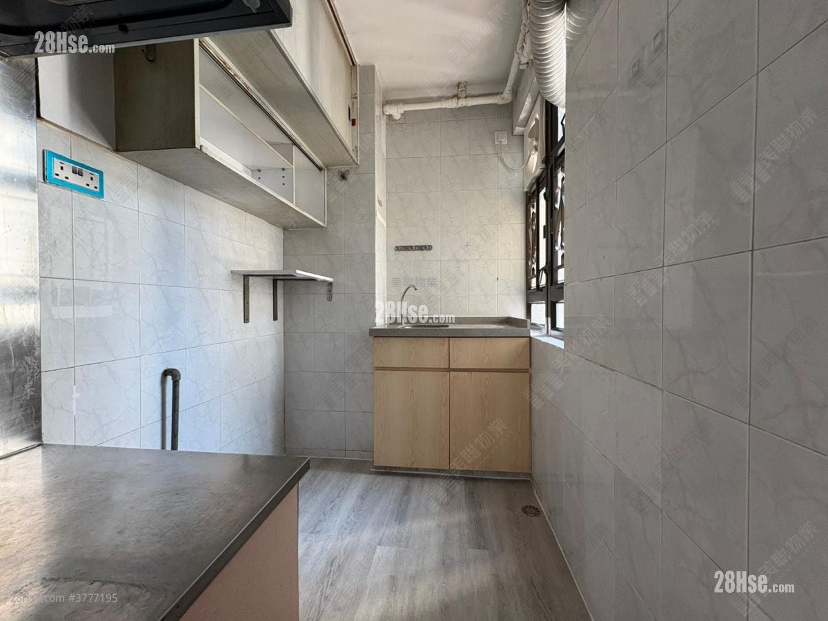 Clague Garden Estate Sell 1 Bedroom , 1 Bathroom 354 ft²