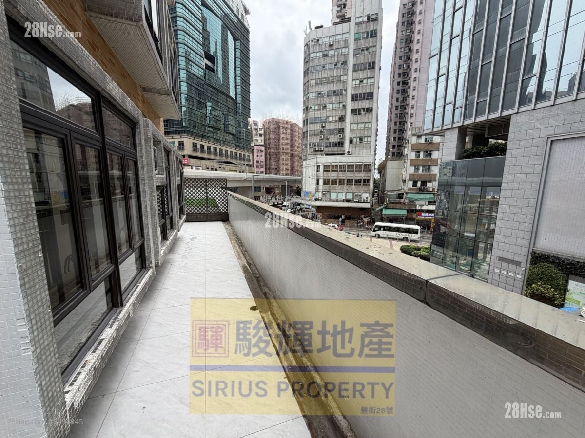 Royal Building Sell 3 Bedrooms , 2 Bathrooms 391 ft²