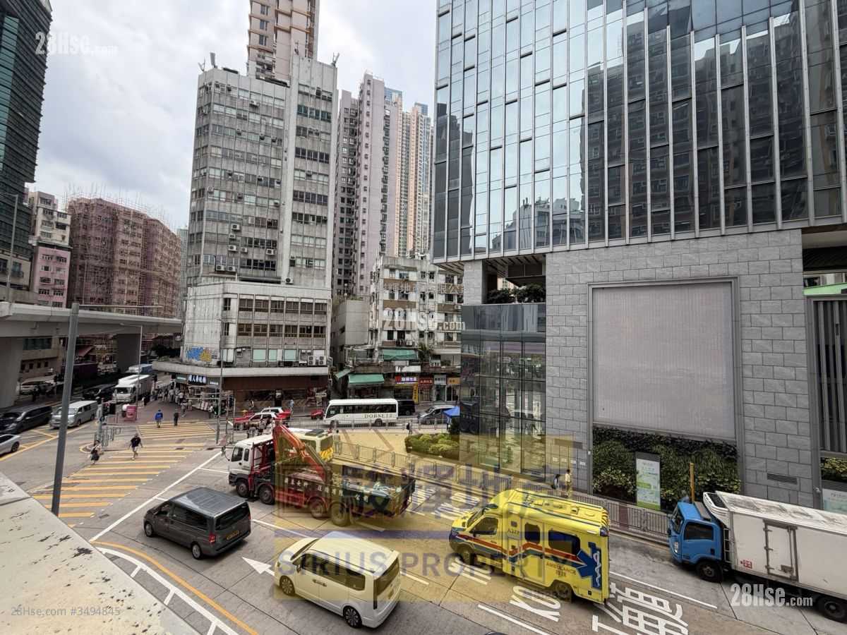 Royal Building Sell 3 Bedrooms , 2 Bathrooms 391 ft²