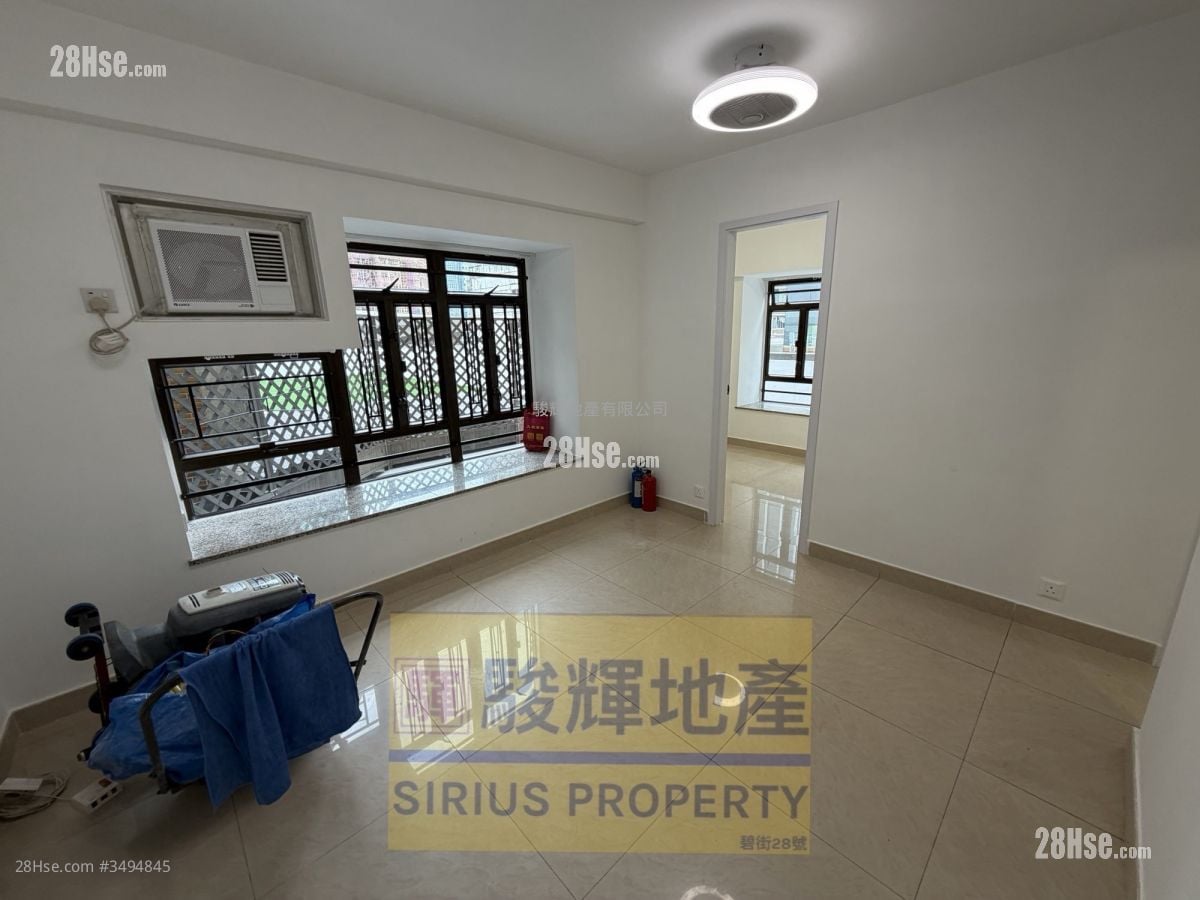 Royal Building Sell 3 Bedrooms , 2 Bathrooms 391 ft²