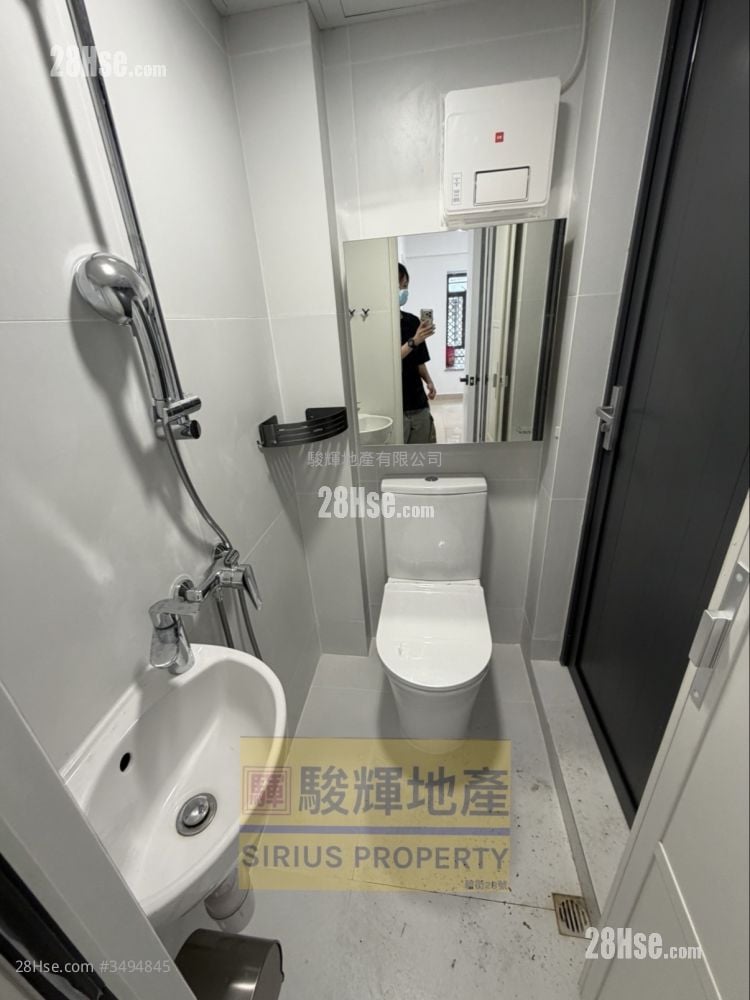 Royal Building Sell 3 Bedrooms , 2 Bathrooms 391 ft²