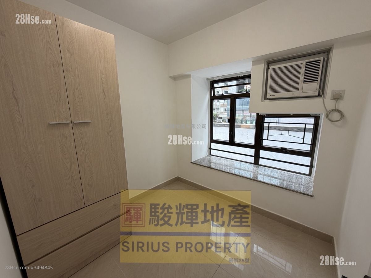 Royal Building Sell 3 Bedrooms , 2 Bathrooms 391 ft²