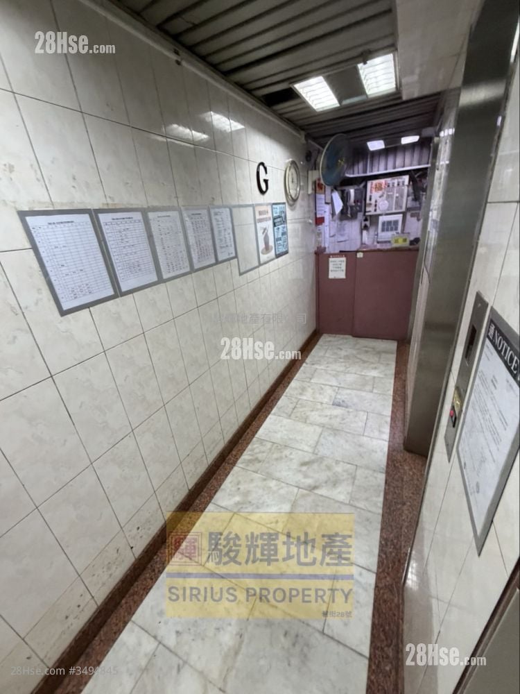 Royal Building Sell 3 Bedrooms , 2 Bathrooms 391 ft²