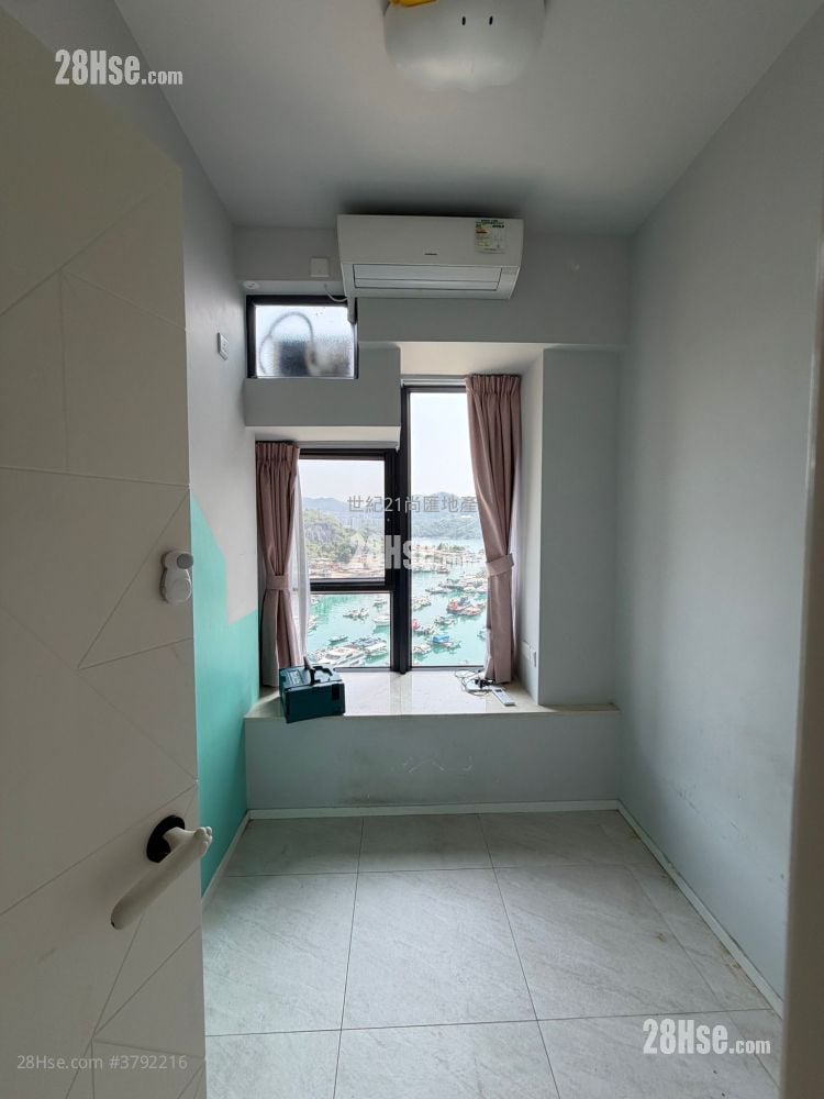 Canaryside Rental 2 Bedrooms , 2 Bathrooms 636 ft²