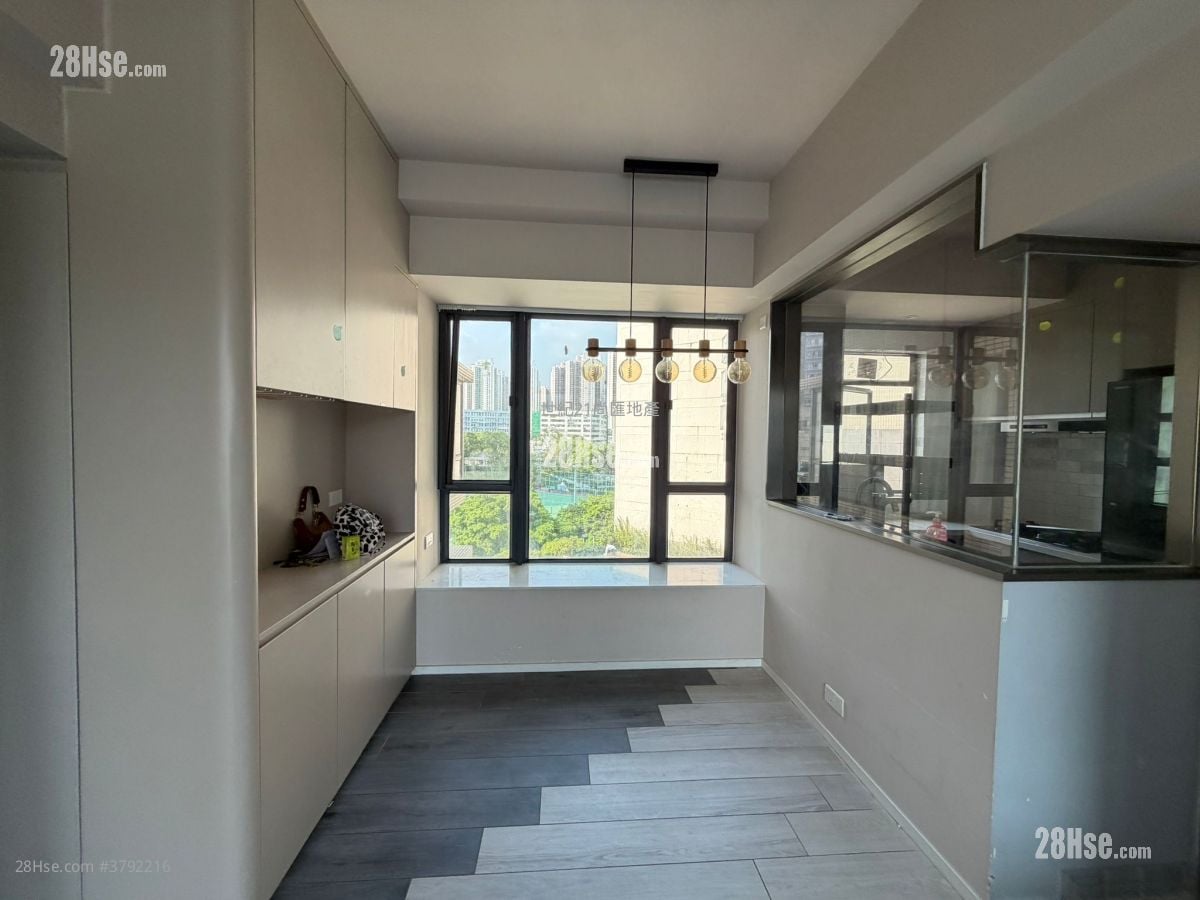 Canaryside Rental 2 Bedrooms , 2 Bathrooms 636 ft²