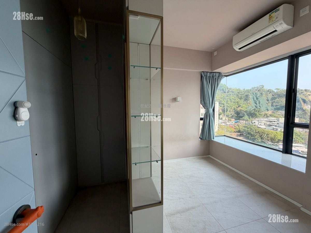 Canaryside Rental 2 Bedrooms , 2 Bathrooms 636 ft²