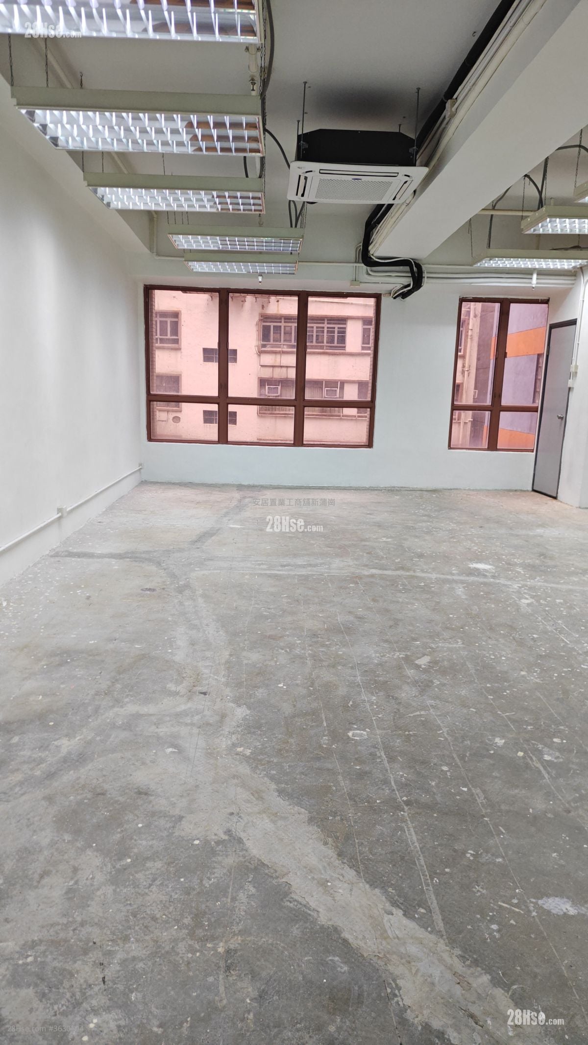 New Treasure Centre Rental 2 Bedrooms , 4 Toilets 769 ft²