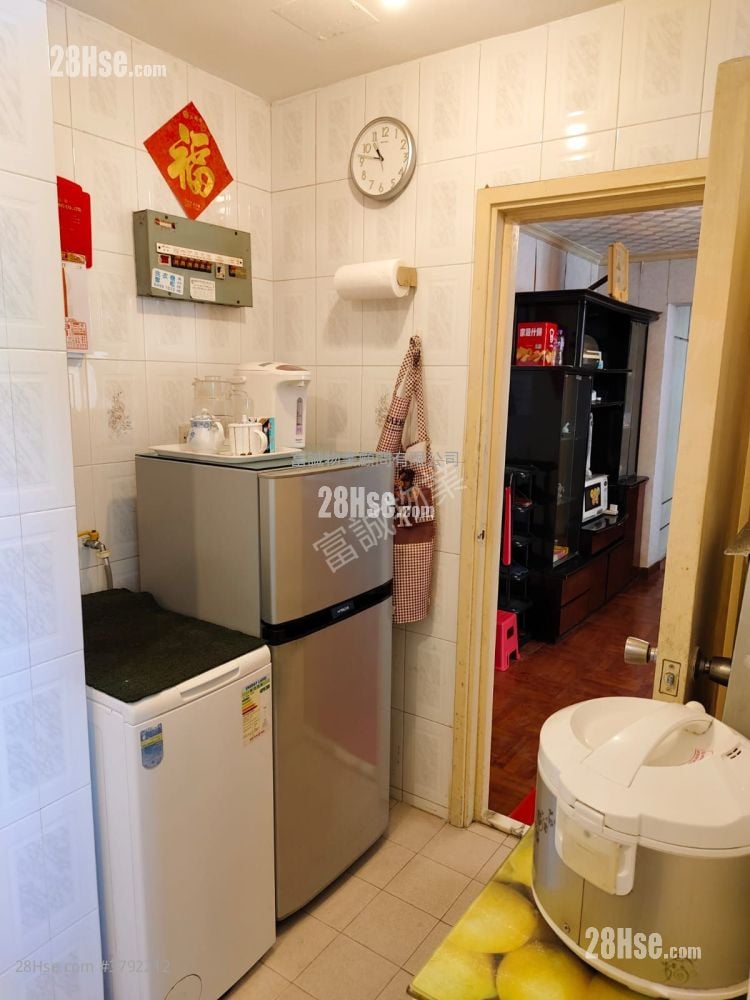 Hong Nga Court Sell 3 Bedrooms , 1 Bathroom 649 ft²