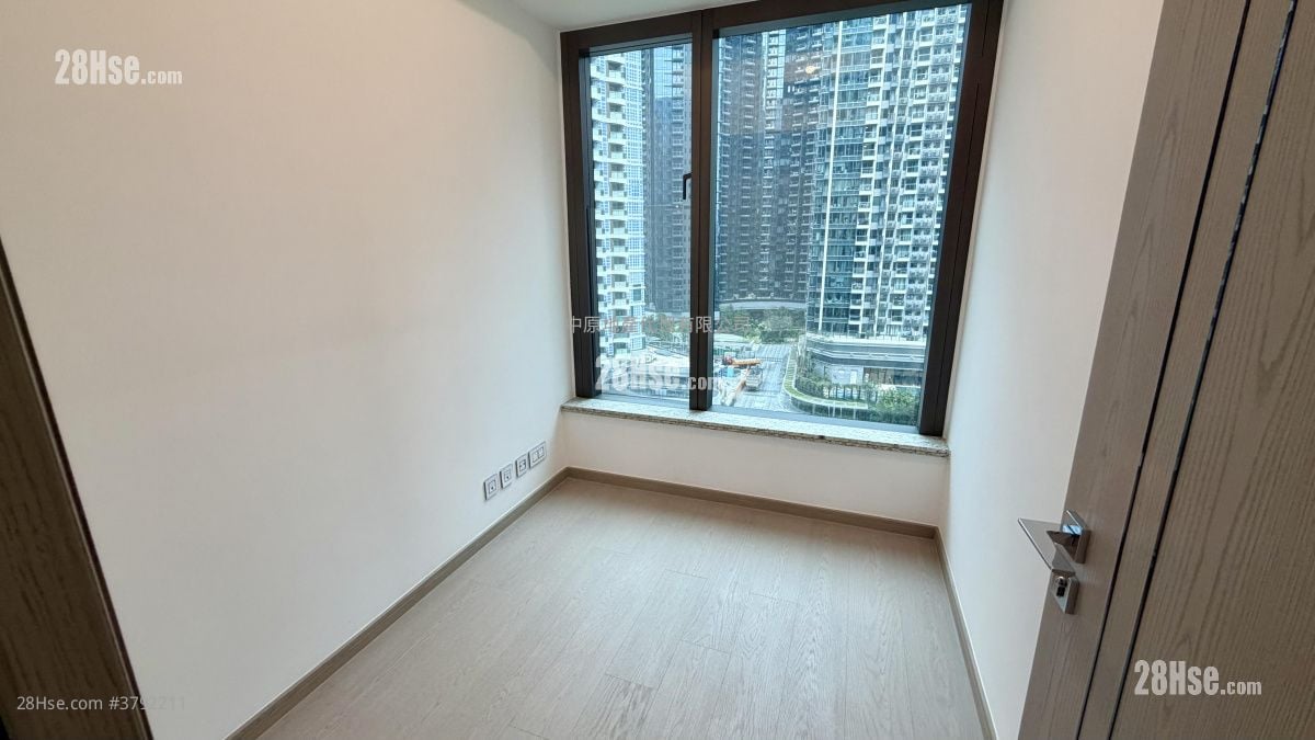 The Southside Sell 3 Bedrooms 737 ft²