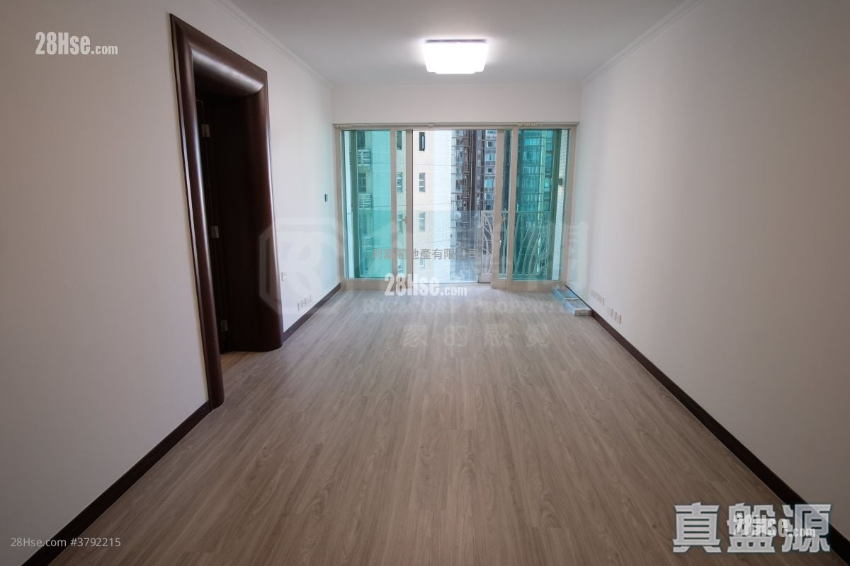 The Legend Rental 3 Bedrooms , 2 Bathrooms 867 ft²