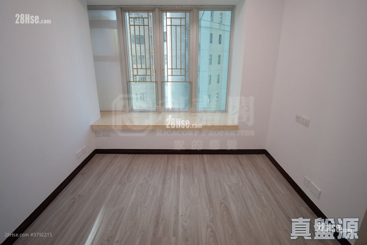 The Legend Rental 3 Bedrooms , 2 Bathrooms 867 ft²