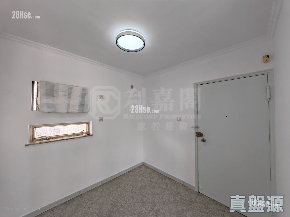 Serene Garden Sell 3 Bedrooms , 1 Bathroom 590 ft²